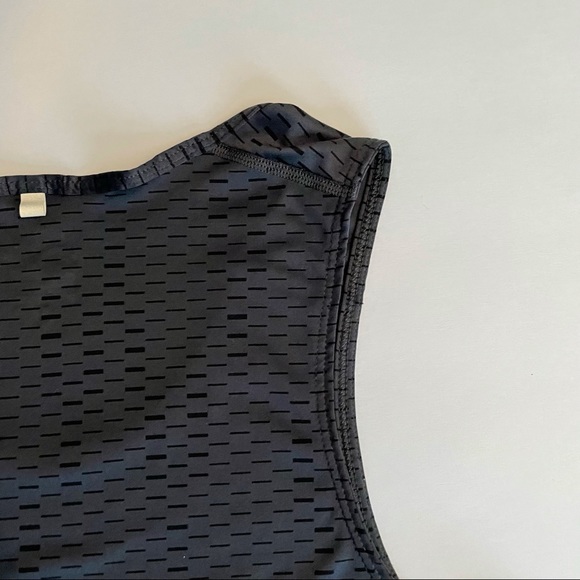 Nike gray woman’s dri-fit tank.  Size Medium. - Picture 15 of 15